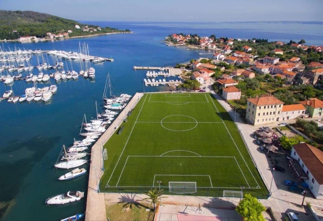 Apartman Carpe Diem Sutomiscica Exteriér fotografie